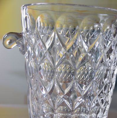 Machine Made Embossed Round Glass Bucket With Handle