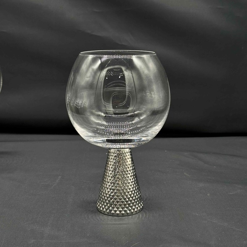 qualidade Conjunto de vidros de vinho de base de diamante com arte moderna estilo único perfeito para refeições elegantes e ocasiões especiais fábrica