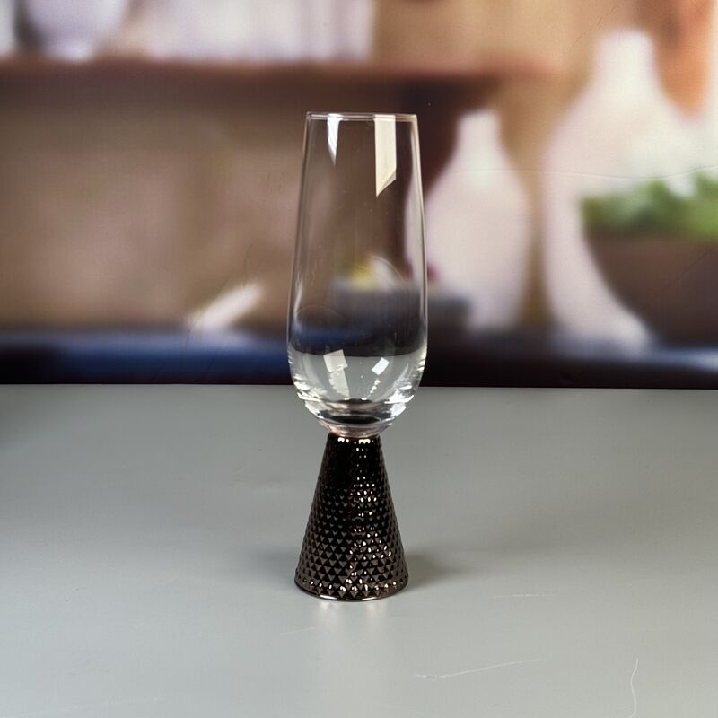 qualidade Arte Moderna Unico Copo de Vinho de Base de Diamante de Prata Eletroplacado Confeccionado Para Experiências de Refeições de Luxo Em Restaurantes Bares E Eventos fábrica