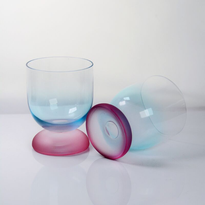 qualidade Copo de vidro de vinho de cristal soprado à mão com base congelada de gradiente de duas cores e capacidade de 300 ml para cocktail de vinho e decoração doméstica fábrica