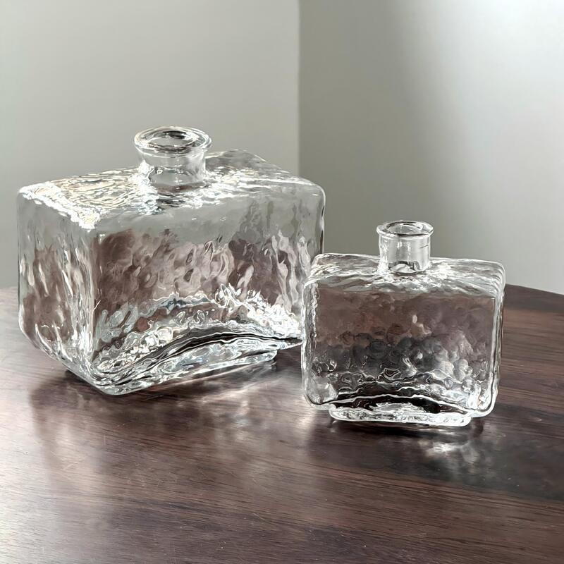 qualidade Rectangular Clear Hammered Glass Vase - Modern Minimalist Decorative Flower Vase for Table Centerpiece fábrica