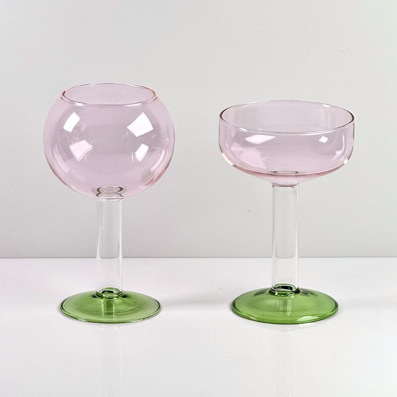 Qualidade Hand Blown Borosilicate Stemmed Wine & Cocktail Glass Set, Pink Bowl with Green Hollow Stem Base, Colored Spray Tinted Art Goblets for Bar, Wedding & Table Decor fábrica