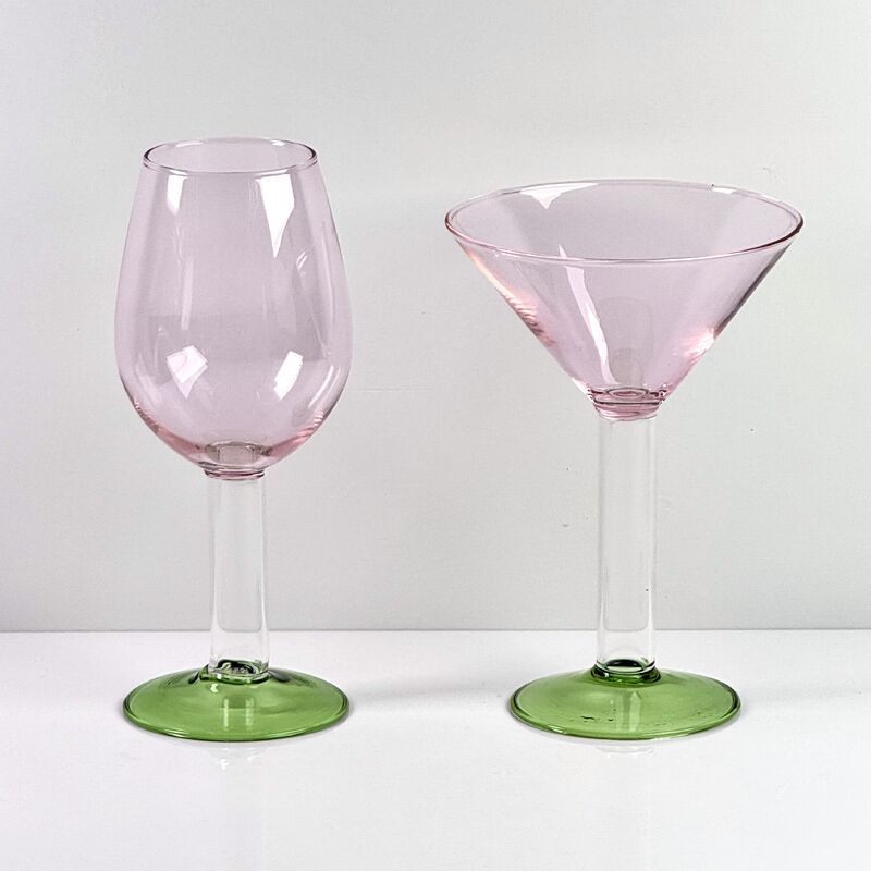 Qualidade Hand Blown Borosilicate Stemmed Wine & Cocktail Glass Set, Pink Bowl with Green Hollow Stem Base, Colored Spray Tinted Art Goblets for Bar, Wedding & Table Decor fábrica