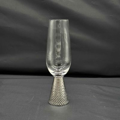 qualidade Conjunto de vidros de vinho de base de diamante com arte moderna estilo único perfeito para refeições elegantes e ocasiões especiais fábrica