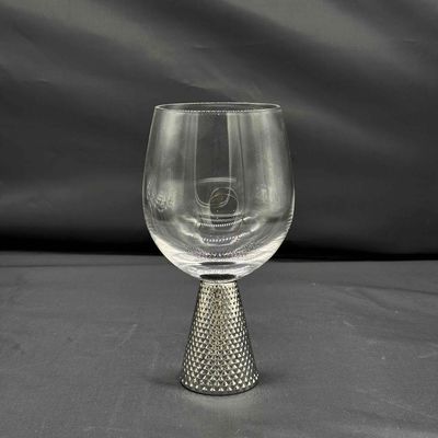 qualidade Conjunto de vidros de vinho de base de diamante com arte moderna estilo único perfeito para refeições elegantes e ocasiões especiais fábrica