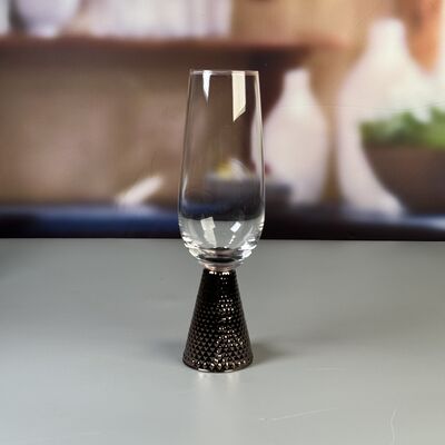 qualidade Arte Moderna Unico Copo de Vinho de Base de Diamante de Prata Eletroplacado Confeccionado Para Experiências de Refeições de Luxo Em Restaurantes Bares E Eventos fábrica