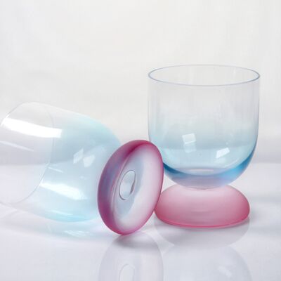 qualidade Copo de vidro de vinho de cristal soprado à mão com base congelada de gradiente de duas cores e capacidade de 300 ml para cocktail de vinho e decoração doméstica fábrica