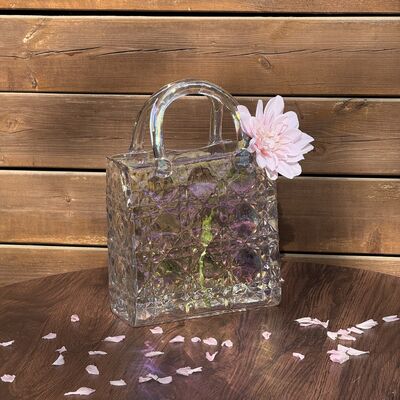 qualidade Hand-Blown Diamond Pattern Glass Handbag Vase - Versatile Decorative Centerpiece for Home & Wedding Decor fábrica