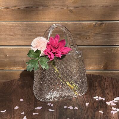 qualidade Hand-Blown Diamond Pattern Glass Handbag Vase - Versatile Decorative Centerpiece for Home & Wedding Decor fábrica