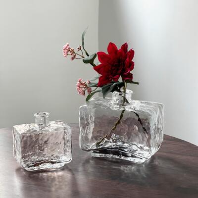 qualidade Rectangular Clear Hammered Glass Vase - Modern Minimalist Decorative Flower Vase for Table Centerpiece fábrica