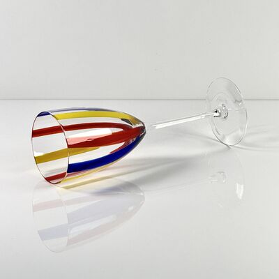 Qualidade Hand Blown Art Glass Goblet & Coupe Glass Set, Vibrant Red Yellow Blue Vertical Cane Stripes Murano Style Stemmed Wine & Martini Glasses for Bar, Party & Gift fábrica