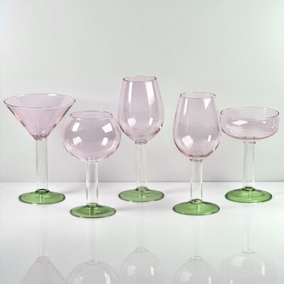 Qualidade Hand Blown Borosilicate Stemmed Wine & Cocktail Glass Set, Pink Bowl with Green Hollow Stem Base, Colored Spray Tinted Art Goblets for Bar, Wedding & Table Decor fábrica