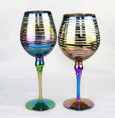 qualidade Os círculos do laser modelam a haste iridescente de Crystal Wine Glass With Pearl fábrica