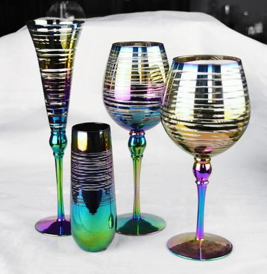 qualidade Os círculos do laser modelam a haste iridescente de Crystal Wine Glass With Pearl fábrica