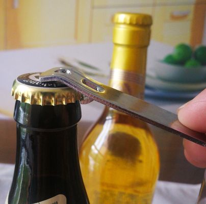 qualidade Logotipo de marcas em relevo Vintage abertura de garrafas de aço inoxidável fábrica