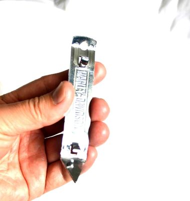 qualidade Logotipo de marcas em relevo Vintage abertura de garrafas de aço inoxidável fábrica