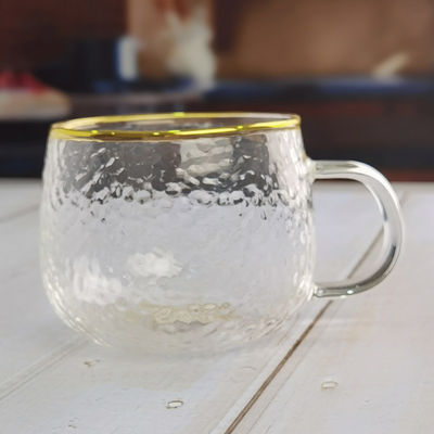 qualidade Borosilicato textura martelada tumbler copos de beber com borda de ouro fábrica